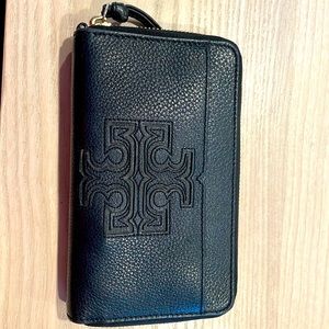 Tory Burch wristlet wallet